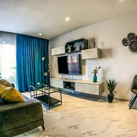 Luxurious 3 Bedroomed Penthouse * 沙拉