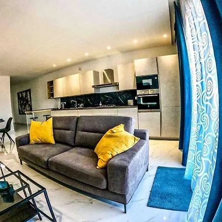 Luxurious 3 Bedroomed Penthouse Apartman