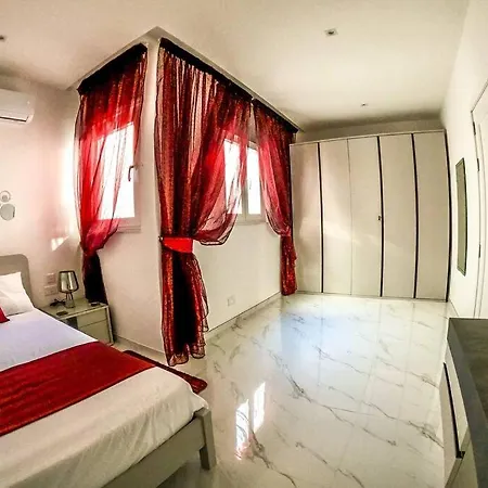 Apartment Luxurious 3 Bedroomed Penthouse