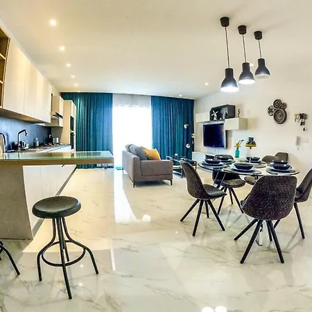 Luxurious 3 Bedroomed Penthouse