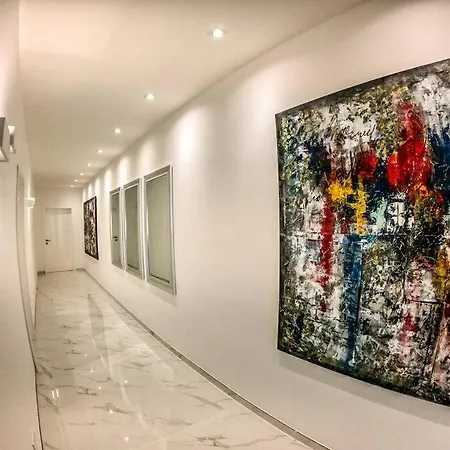 Luxurious 3 Bedroomed Penthouse Apartment