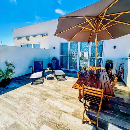 Luxurious 3 Bedroomed Penthouse Daire Xagħra